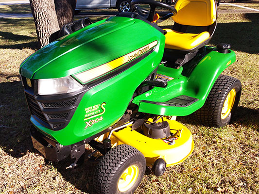 John Deere x304 Lawn Tractor For Sale